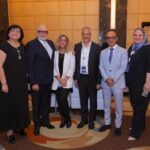 لميس نجم تحاور عزة فهمي ونيازي سلام على هامش قمة التعليم لجامعة أسلسكا 2 IMG 20251125 WA01181