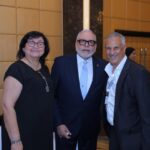 لميس نجم تحاور عزة فهمي ونيازي سلام على هامش قمة التعليم لجامعة أسلسكا 9 IMG 20251128 WA0014