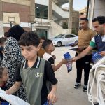 «إم أو جروب» تدخل البهجة على الأطفال بتوزيع منتجاتها من الحلوى والشكولاتة والمستلزمات المدرسية مع بدء العام الدراسي 2 IMG 20260921 WA0019